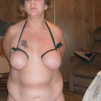 BDSM dating met Leentjes uit Noord-Holland.