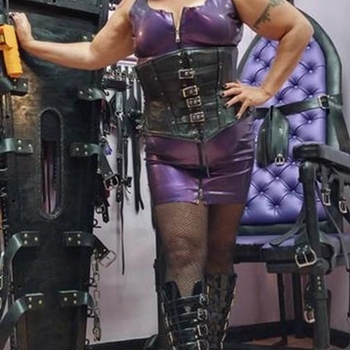 BDSM dating met infantilisme uit Utrecht.