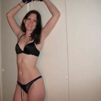 BDSM dating met sletjejesje uit Gelderland.