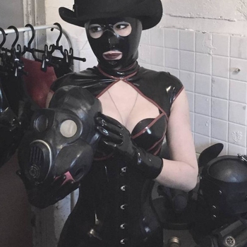 BDSM dating met PirahnaMiss uit Antwerpen.